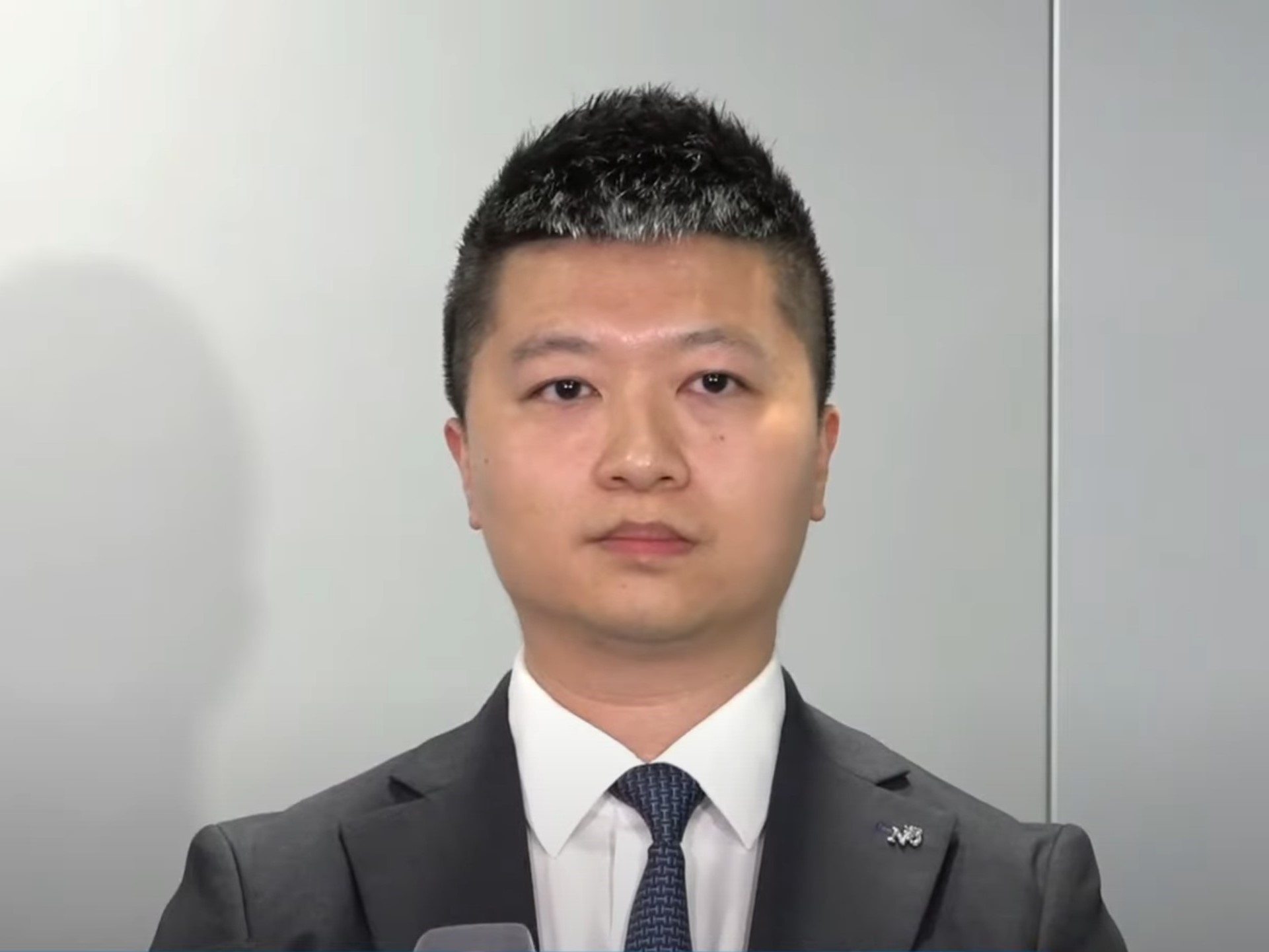 毒品調查科行動組高級督察鄧駿穎（警方YouTube直播截圖）