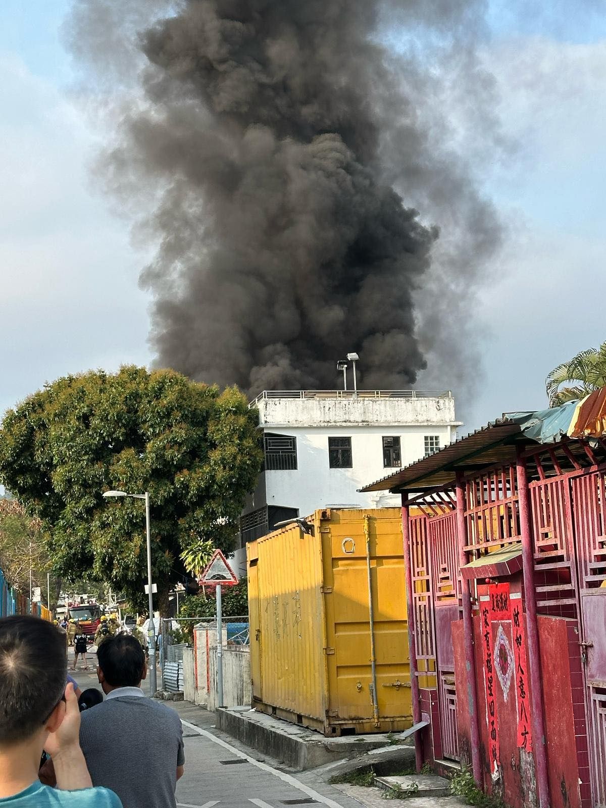 元朗錦田村屋火警陷火海
