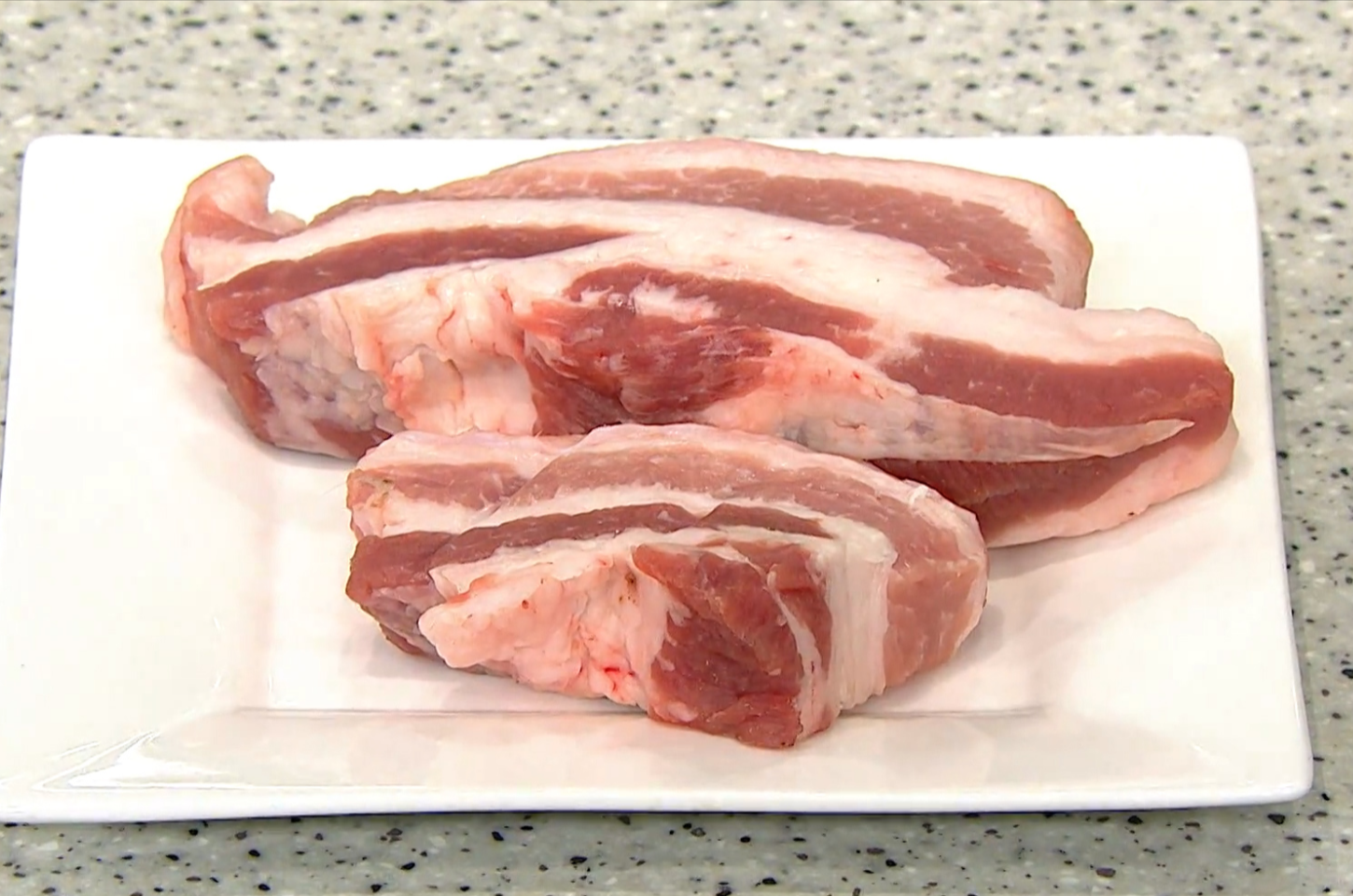 元朗「佳宝食品」涉豬隻屠體放處所外　食環署正展開「釘牌」程序 (資料圖片)