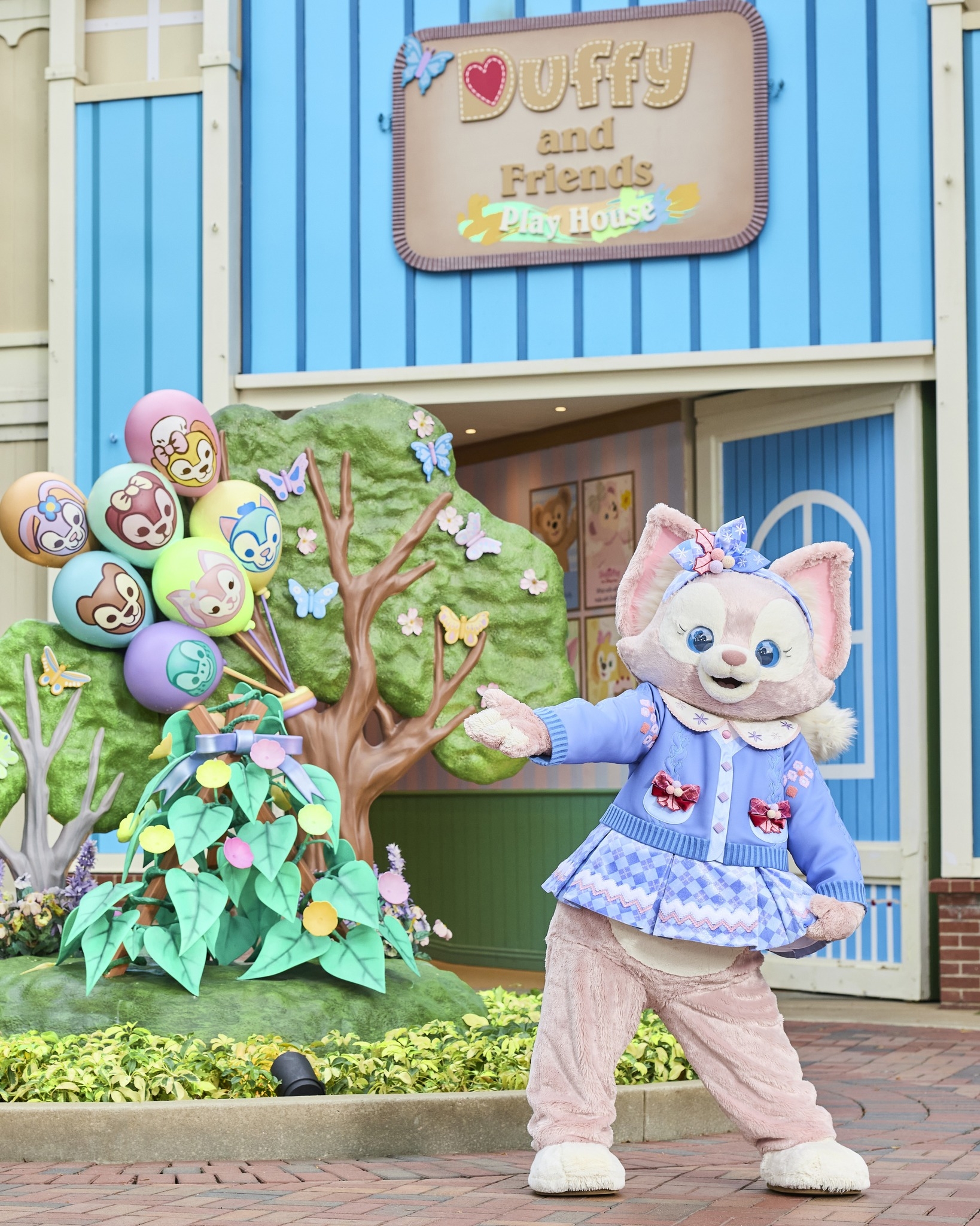 可能是顯示的文字是「 OUFFY and Friends Play PlayHouse House 」的圖像