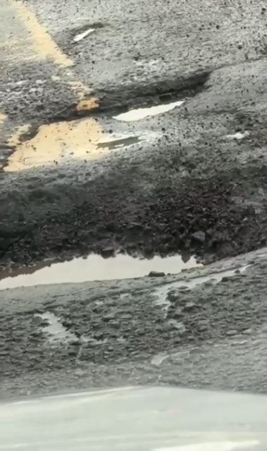 有片｜3號幹線連翔道行車路驚現「大窿」