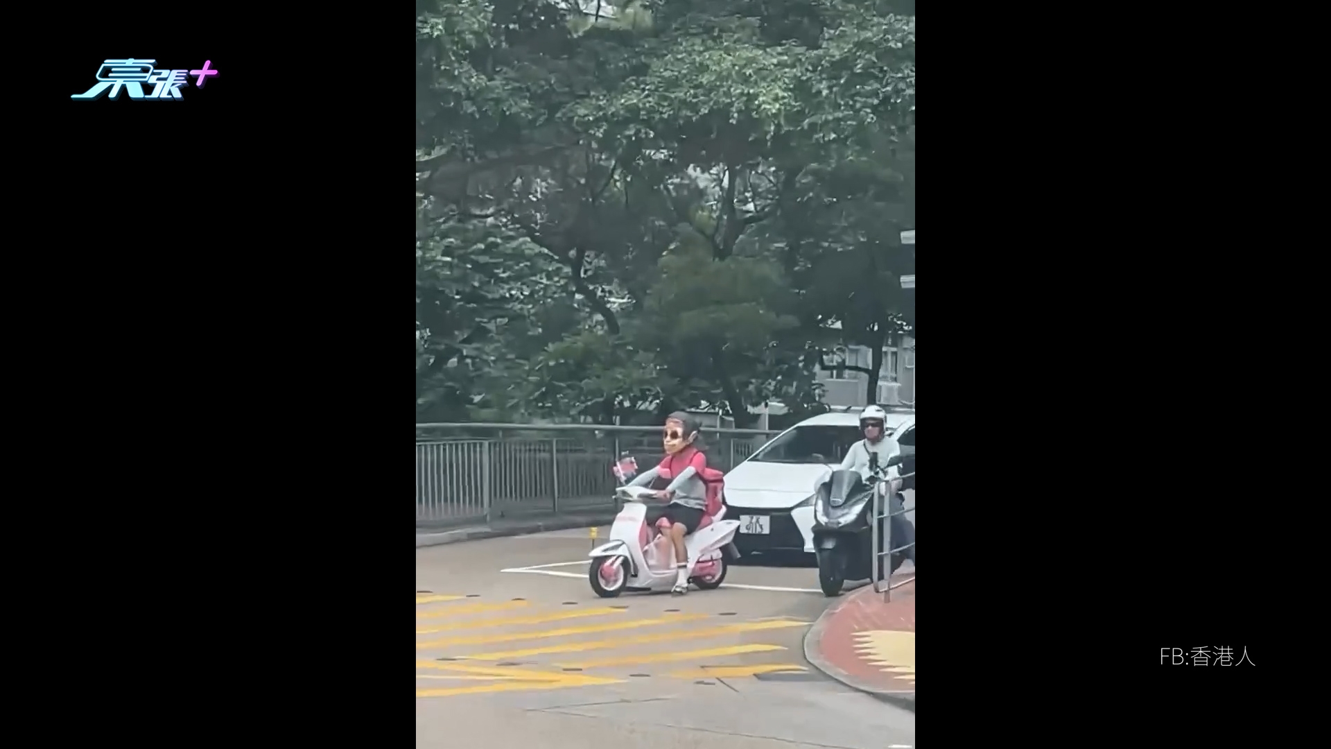 香港鐵騎士戴公仔電單車頭盔惹熱議　網民質疑頭盔不合法