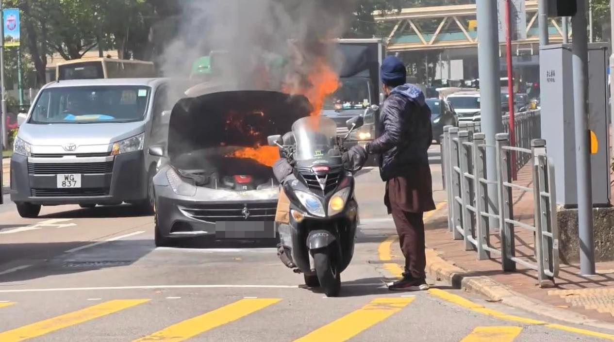 銅鑼灣法拉利行駛途中「起火自焚」　涉機件故障司機安全無恙