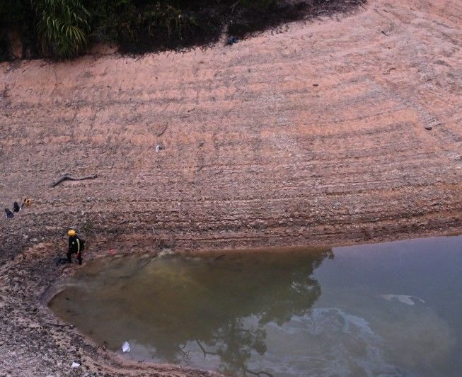 九龍水塘驚現沉車被休班警發現