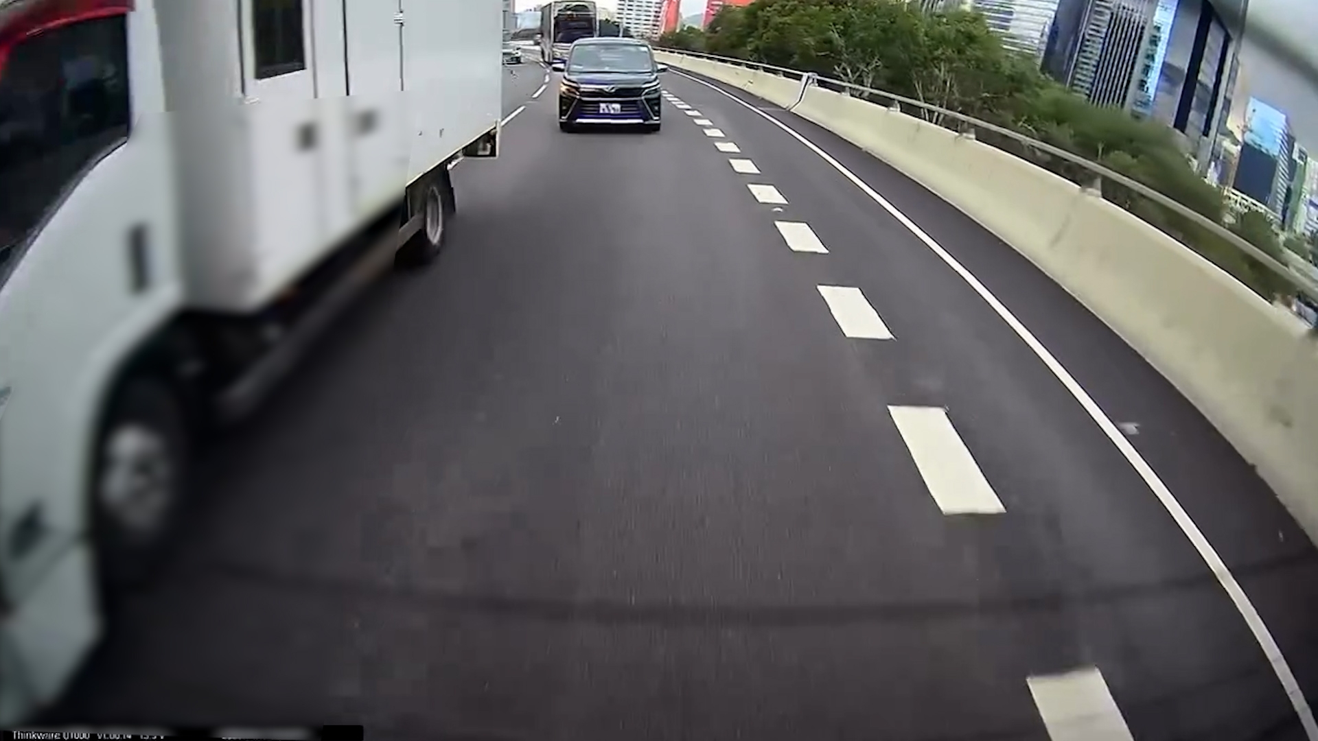東張西望跟進｜油塘死亡車禍　有車主發車Cam揭涉事貨車「早有前科」（Threads@mmmakiyo）