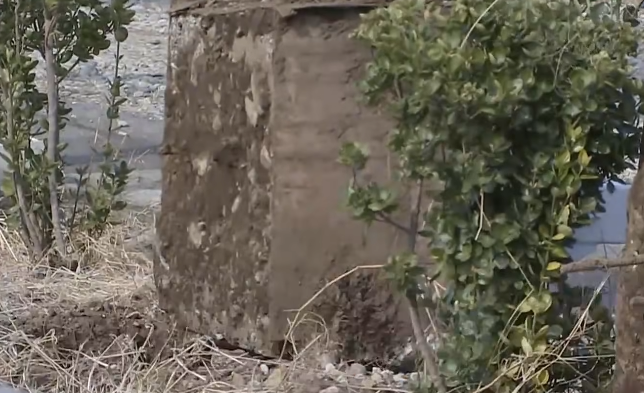 3名台灣遊客摘完士多啤梨遇「伏擊」　遭強風吹倒廣告板擊中　由直升機送院