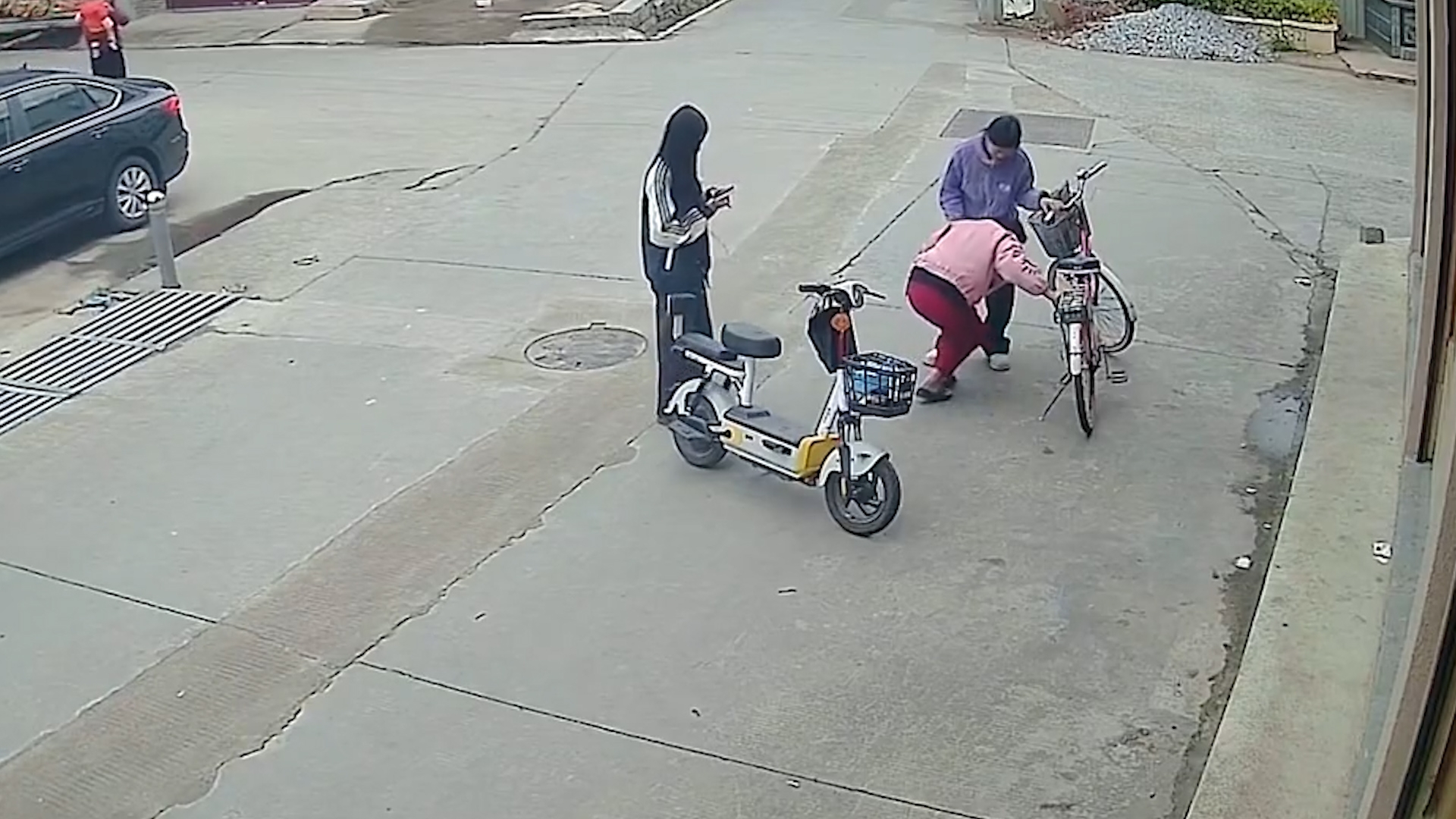 福建兩名初中生扶摔倒長者竟「慘遭索賠」引爭議　原告：已撤訴事件