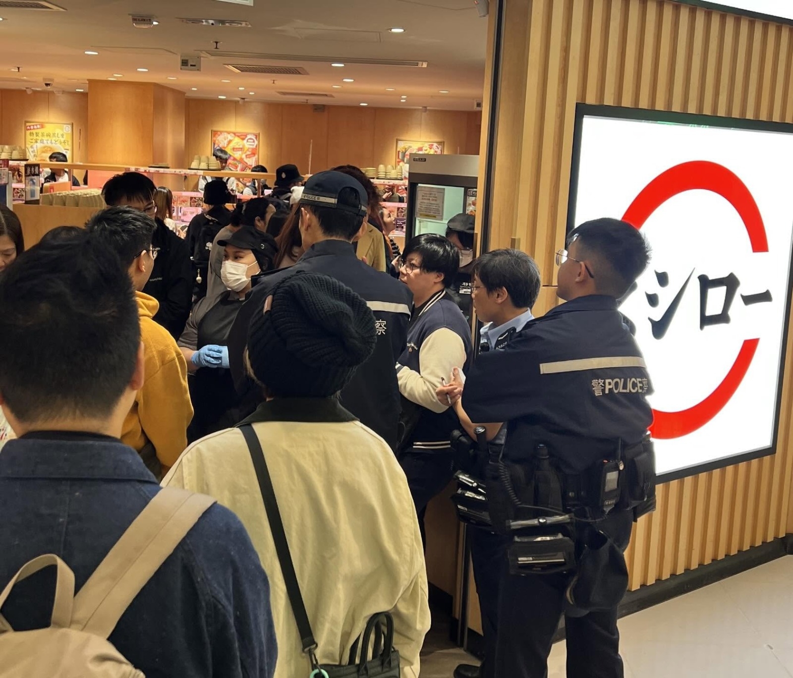 壽司郎 Chiikawa 公仔掀全城瘋搶　堂食外賣混戰引發混亂驚動警方