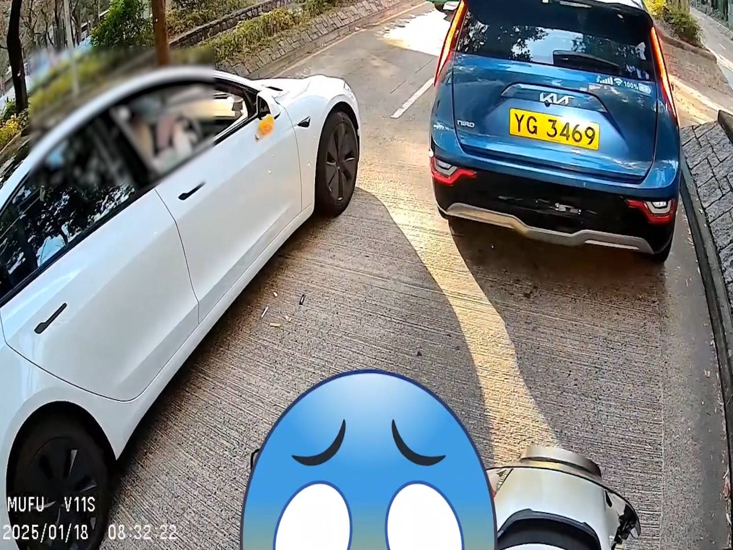 無品Tesla司機馬路亂拋垃圾險中鐵騎士